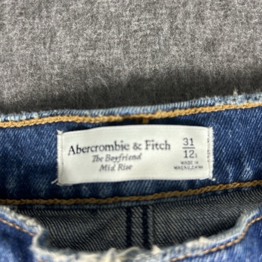 NWT Abercrombie & Fitch Women's Mid Rise Boyfriend Jeans Baggy Distressed 31 12S - Picture 6 of 9